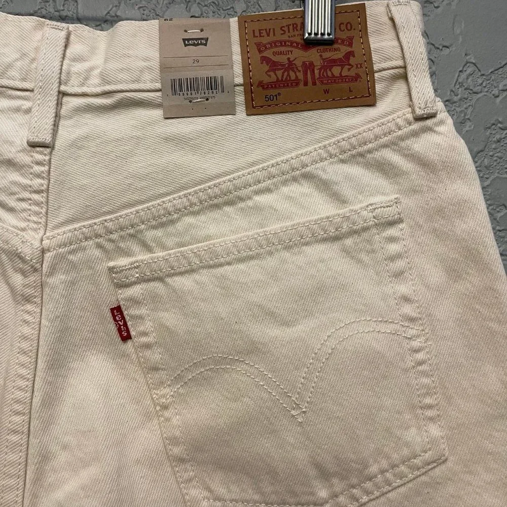 Levi’s 501 Light Stonewash Butterfly Shorts